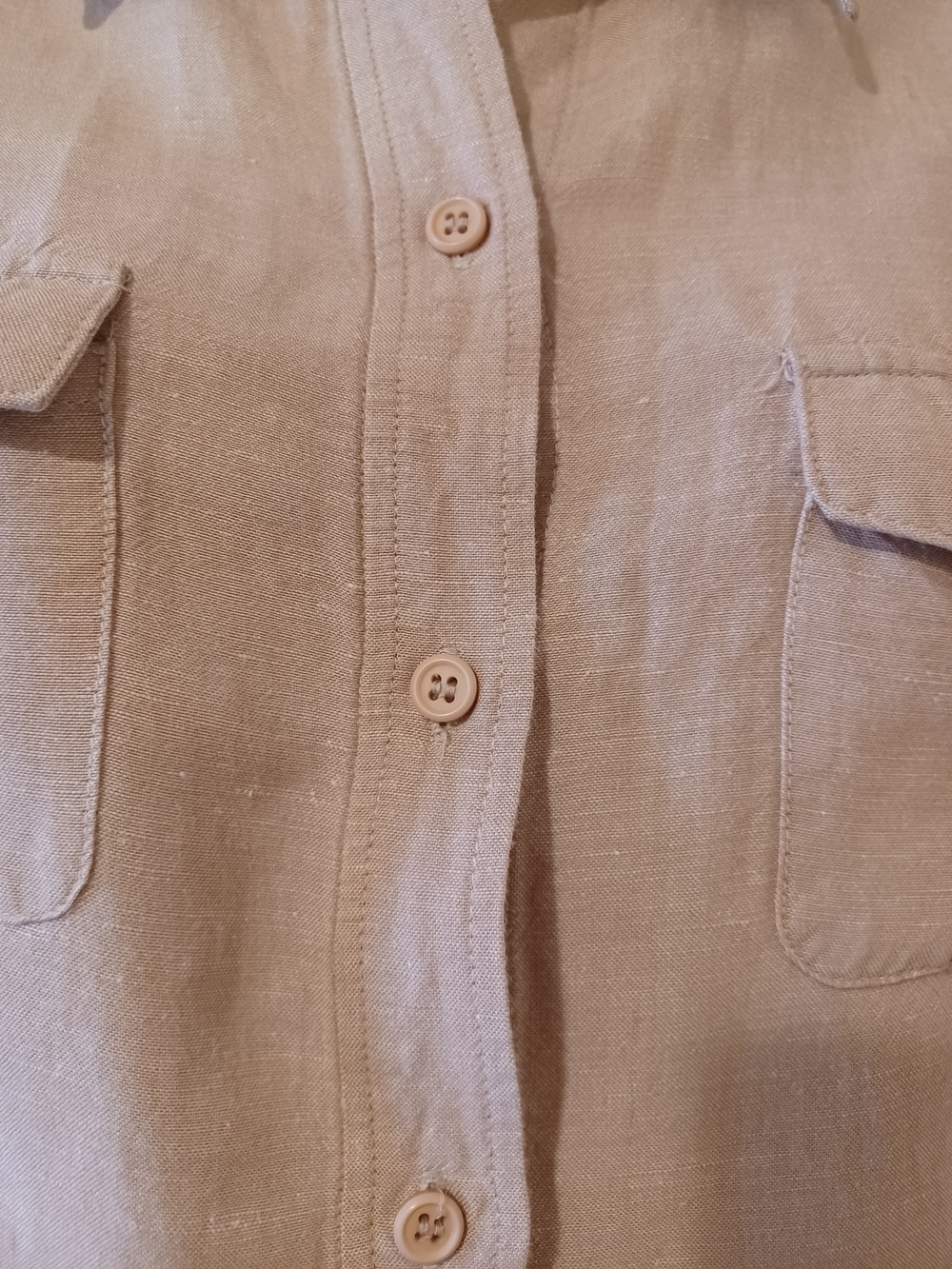 New York & Company Light Beige Short Sleeve Button-Down Shirt - Picture 4 of 11